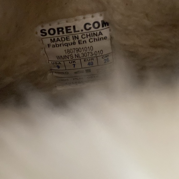 Sorel Boots - Picture 4 of 6